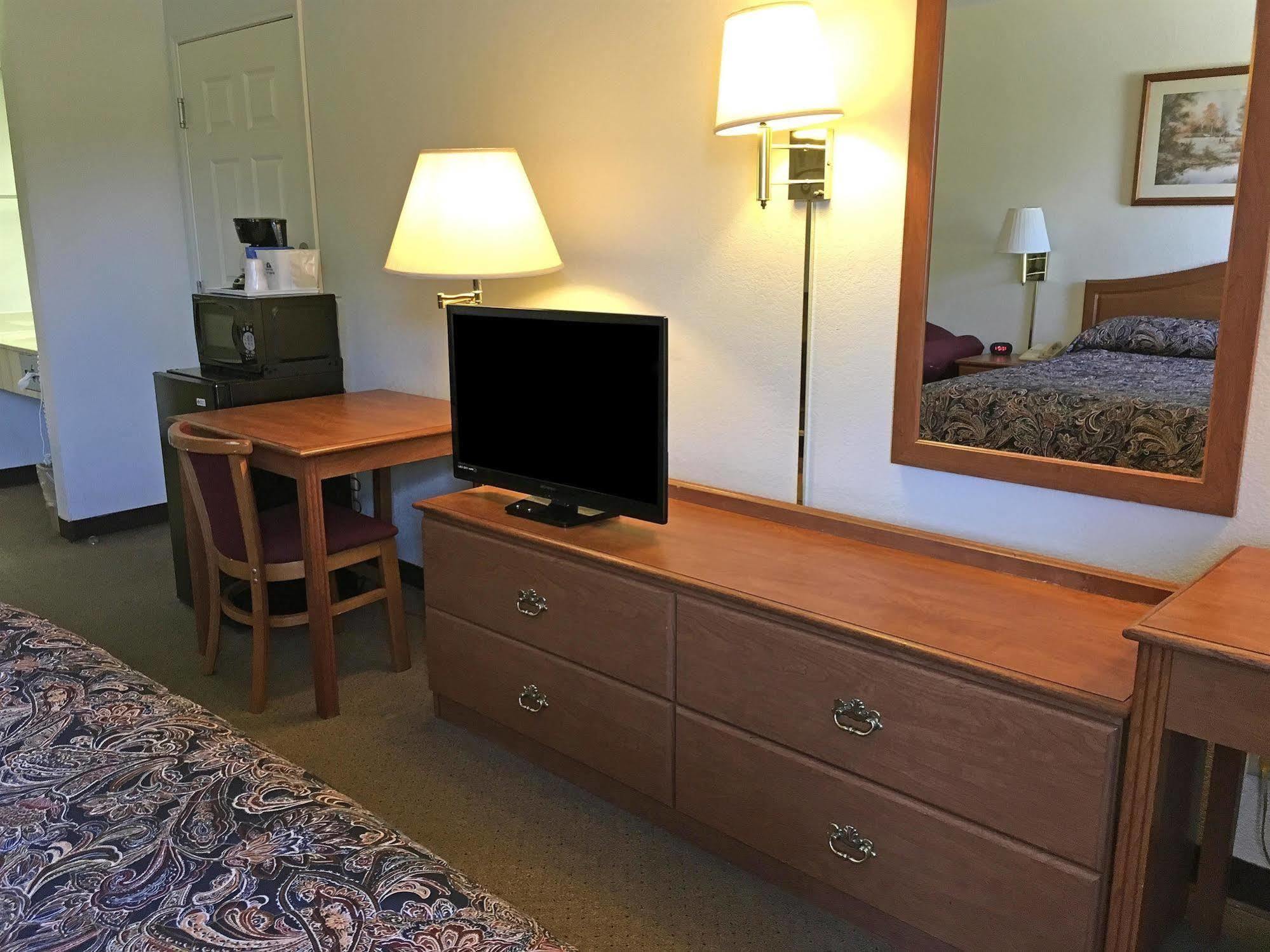 Americas Best Value Inn Smackover Экстерьер фото